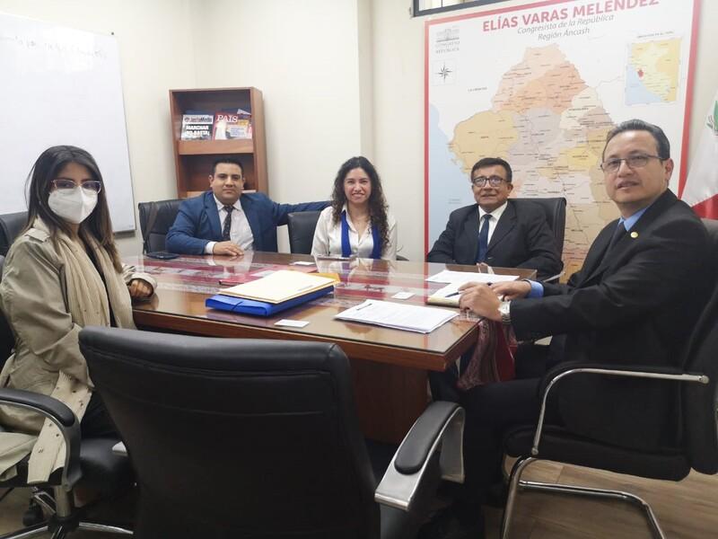Decano de nuestra Facultad se reunió con el asesor de la Comisión de Salud y Población del Congreso de la República del Perú